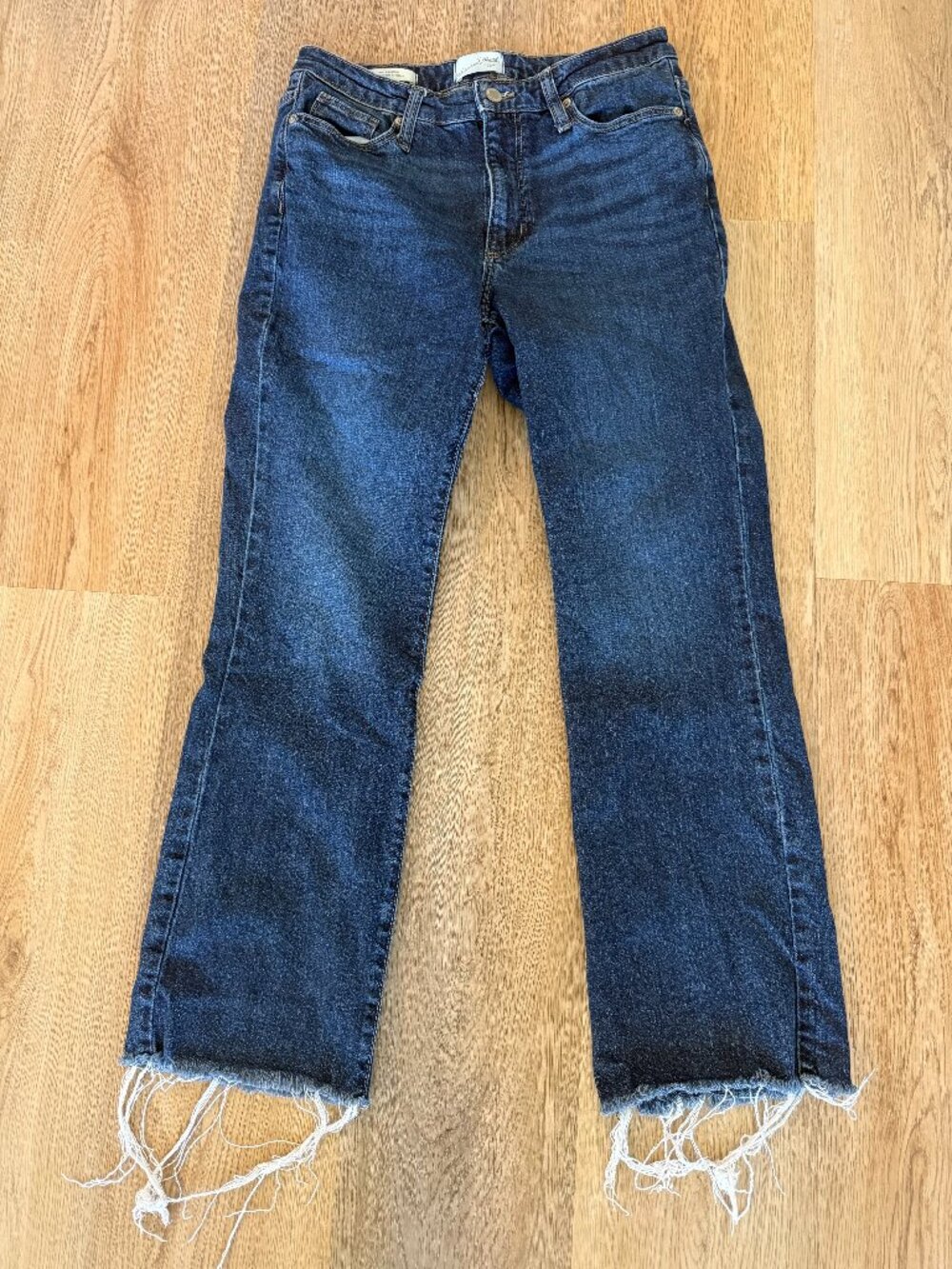 Women’s Universal Threads Size 4
